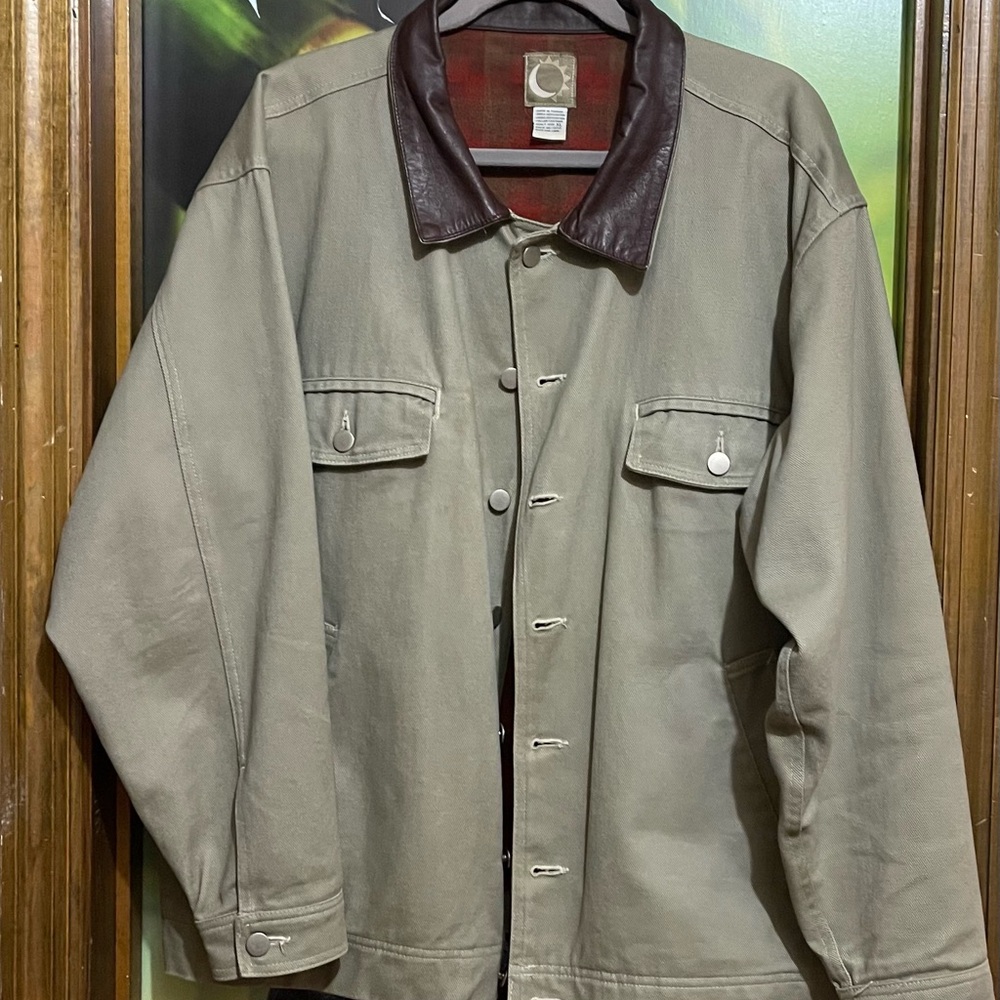 Vintage Men's grayish green Jacket with Brown leather Collar
